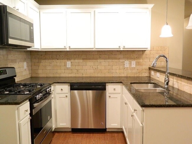 Photo - 204 St Charles Way