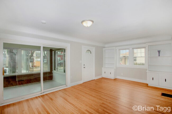 Photo - 77 Baylis St SW