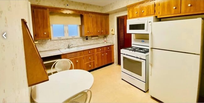 80-47 Chevy Chase St