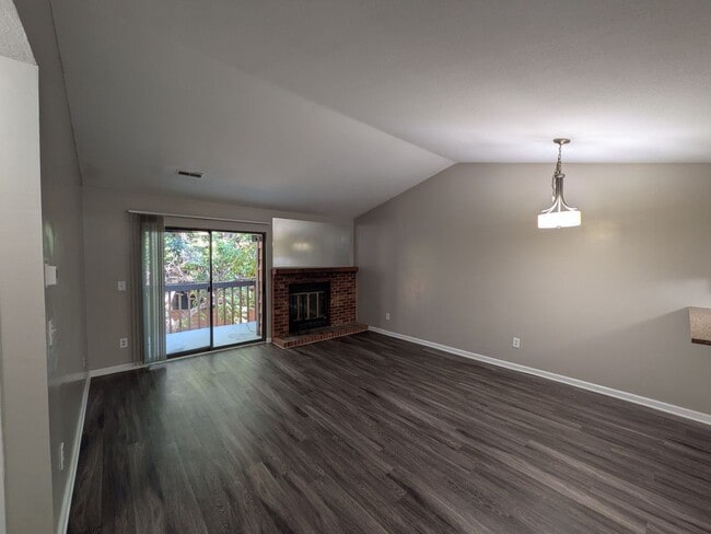 Photo - 2231 S Buckley Rd Unidad 202