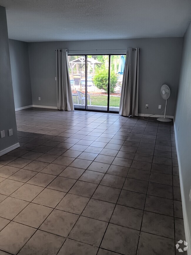 Building Photo - 1504 Virginia Ave Unit 1504 Virginia Ave #110 Rental
