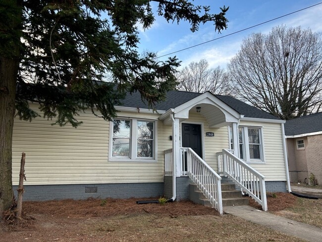 Building Photo - 2848 N Glenn Ave