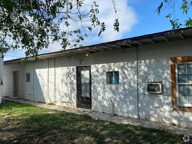Building Photo - 503 Plaza Rear Ave Rental