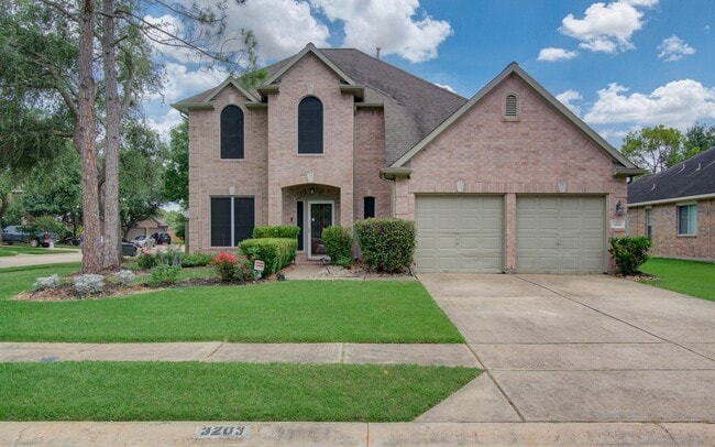 Building Photo - 3203 Blaesser Dr Rental