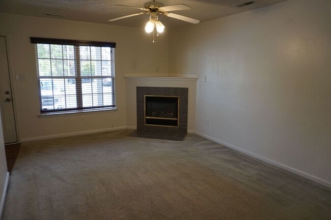 Photo - 2 Bedroom 2.5 Bathroom Townhome located in Marsh Oaks