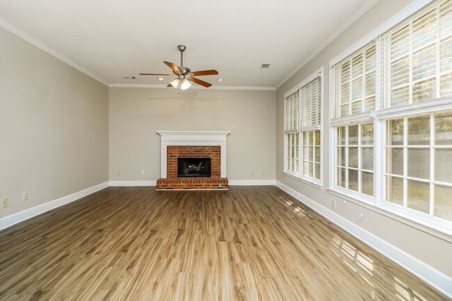 Photo - 1052 Laurel Valley Dr SW