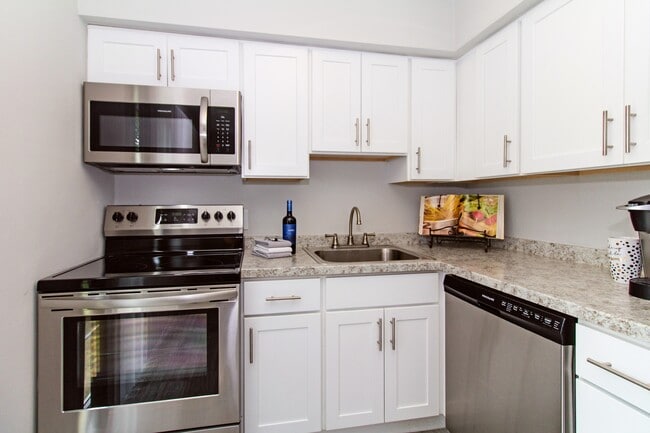 Kitchen8471 - Sterling Glen