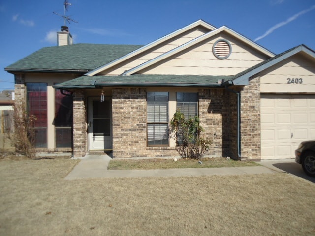 Building Photo - 2403 Hemlock Dr