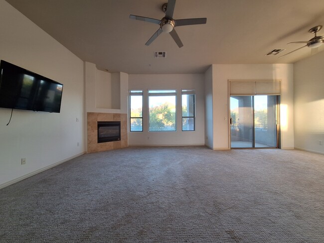 Building Photo - 16420 N Thompson Peak Pky Unit 2018