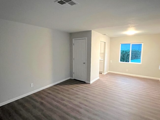 Photo - 3033 W Sonoma Ave