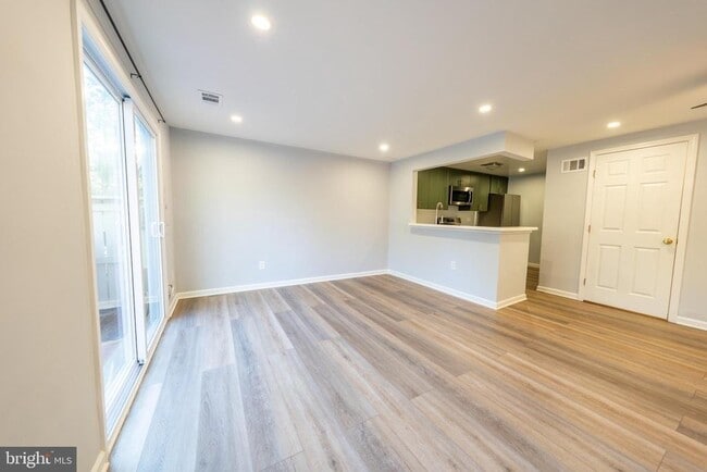 Photo - 9377 Chadburn Pl