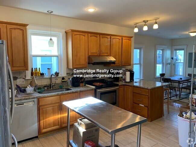 Building Photo - 14 Bay State Ave Unit 2T Rental