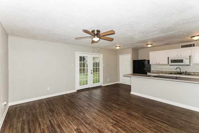 Photo - 6914 Pickett Dr