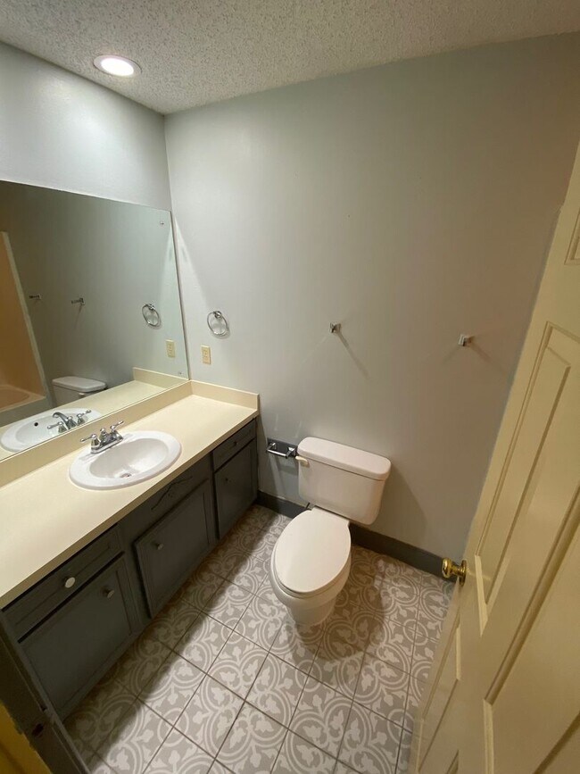 Photo - 2306 River Oaks Blvd