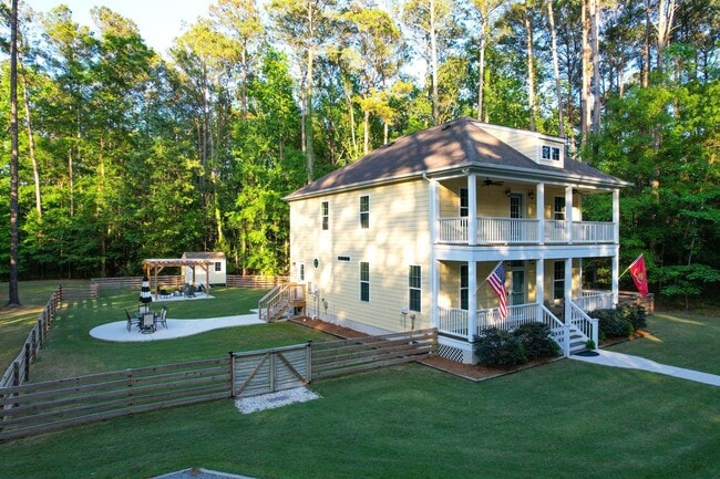 Photo - 4 Bedroom, 2.5 Bathroom Home in The Refuge at Ravenel - Ravenel