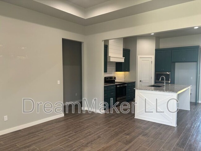 Photo - 5381 Red Maple Ave