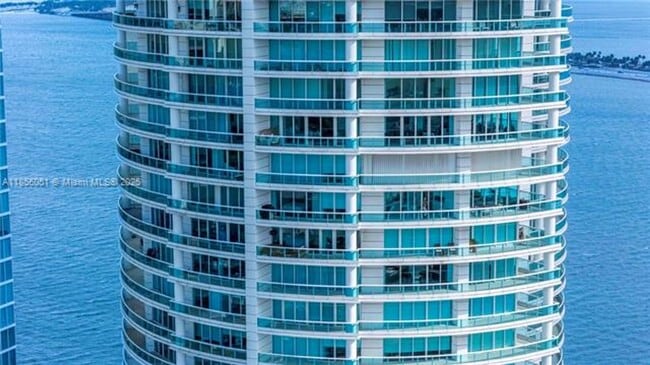 Building Photo - 2127 Brickell Ave Unit 2127 Brickell Ave  1406 Rental