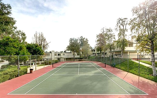 Photo - 10508 Sunland Blvd