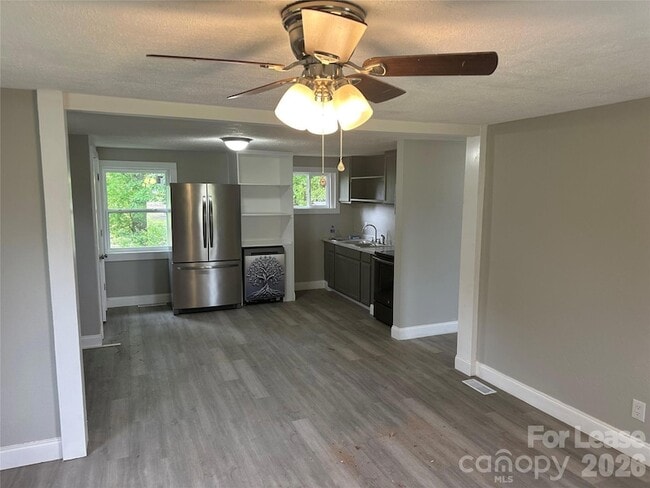 Photo - 209 Brookview Rd