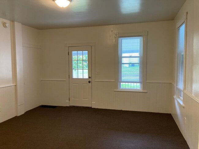 Photo - 30 Grampian Blvd Unit 1