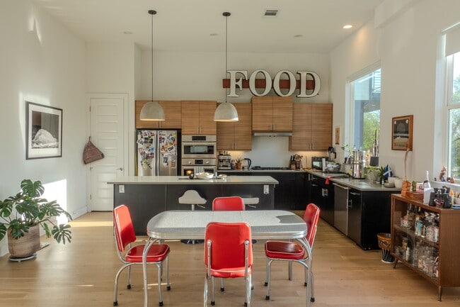 Photo - 5340 Agatha Cir