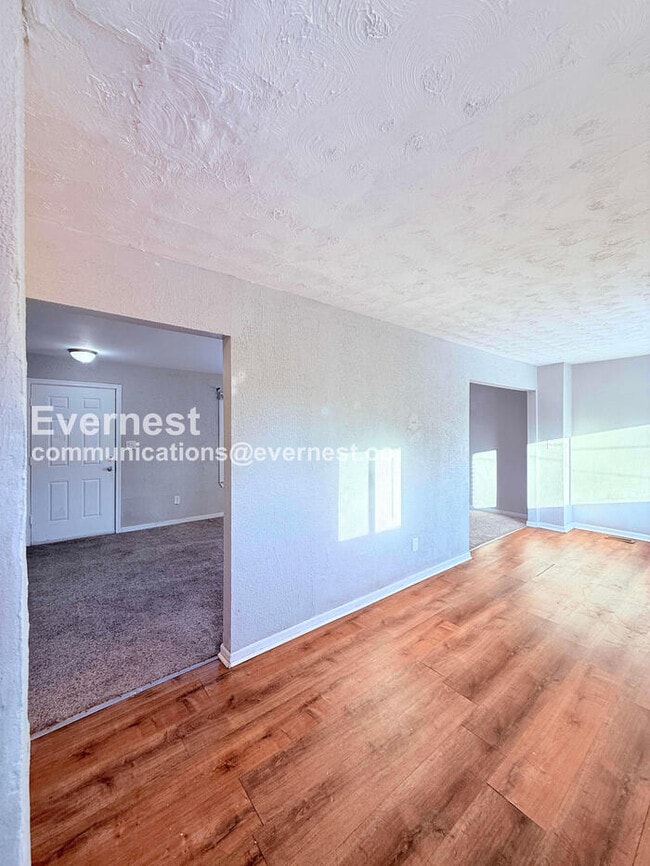 Photo - 14504 St Marys St