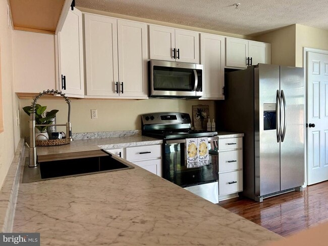 Photo - 1703 Bluffs Island Ct