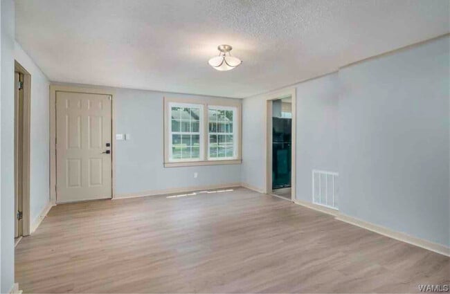 Photo - 2 24th Ave E