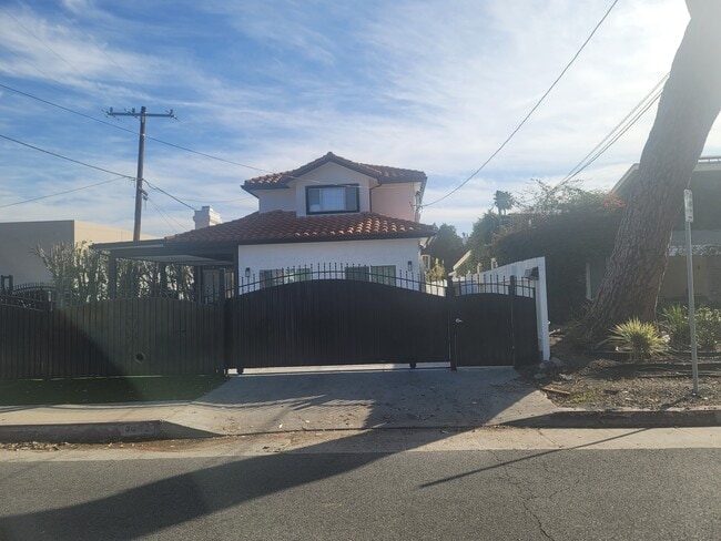 Photo - 5542 Tampa Ave Unit 5542