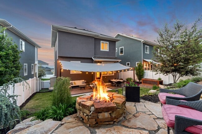 Photo - 966 E Deer Arch Ln