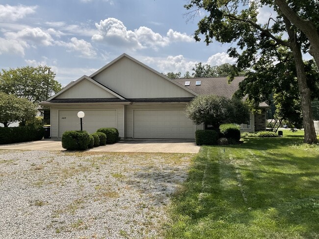 Building Photo - 4420 Manistee Dr Rental