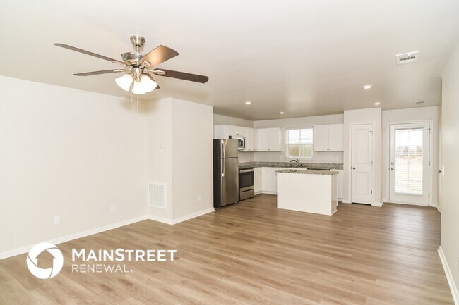 Photo - 942 Blue Ash Way