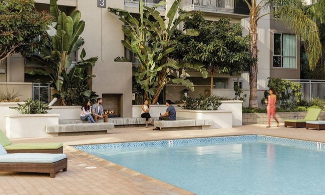 Piscina - 550 Moreland