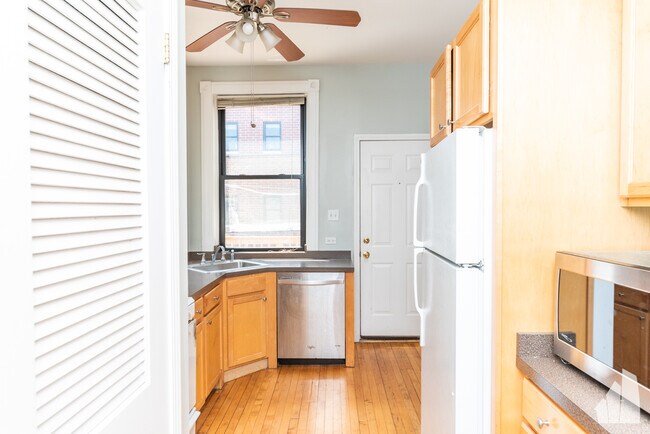 Photo - 907 W Addison St Unidad 2F