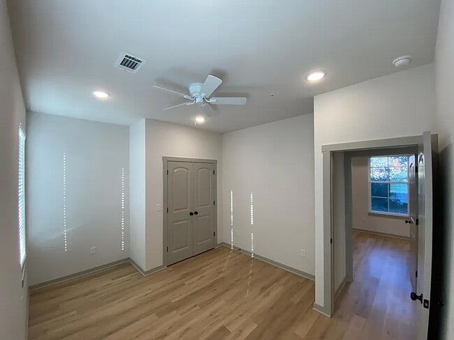 4422 E Huntsville Rd