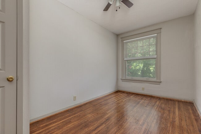 Photo - 6040 Kingsbury Ave Unit 3E