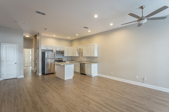 Photo - 2170 Capital Cir SE