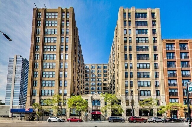 Building Photo - 728 W Jackson Blvd Unit 1111 Rental