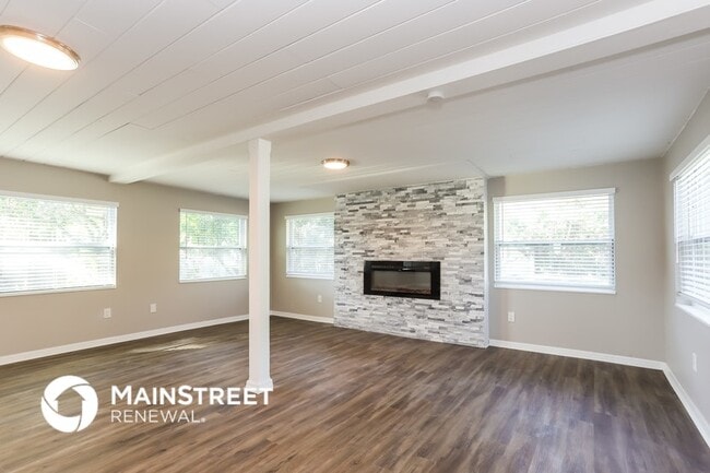 Photo - 2053 Barcelona Dr S