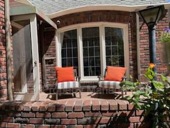 Photo - 937 Sonoma Way