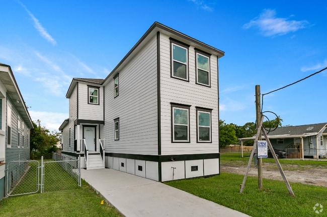 Building Photo - 4536 Laine Ave Rental