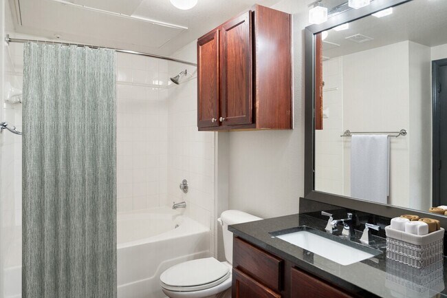 Photo - Save $500 and Get Your Fees Back at Move-In! Unidad CLL2