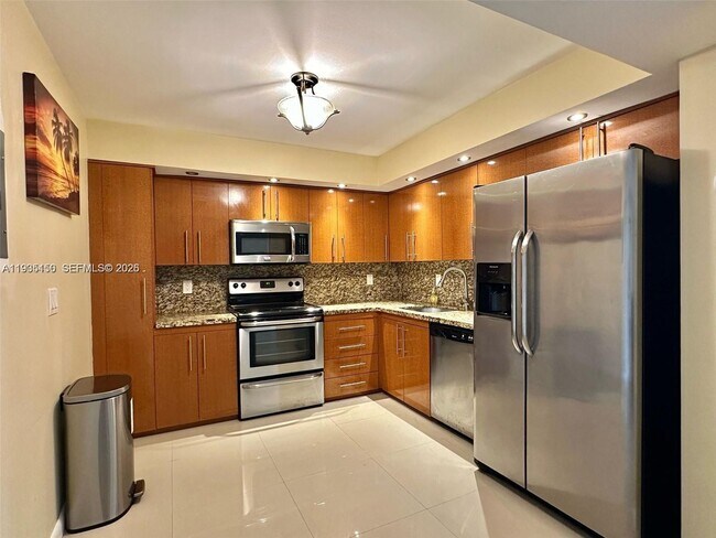 Building Photo - 2401 S Ocean Dr Unit 707