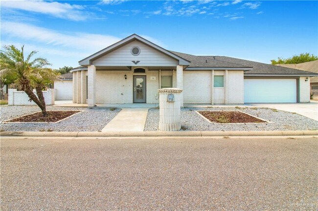 Building Photo - 715 Lake View Dr Rental
