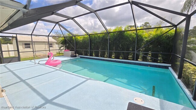 Photo - 268 Grosbeak Ave