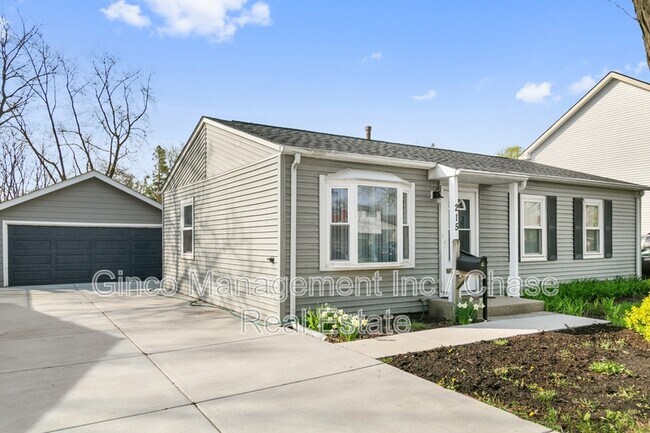 Building Photo - 215 E Maxon Ln Rental