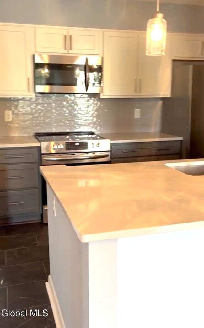 Photo - 413 Diamond Rock Cir