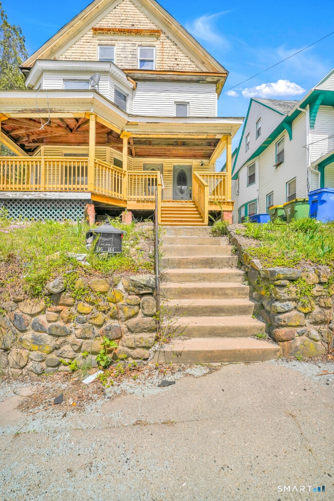 Building Photo - 114 Buckingham St Unit 3rd Floor