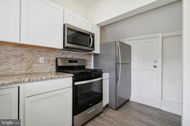 Photo - 660 LORAINE St Unit 2