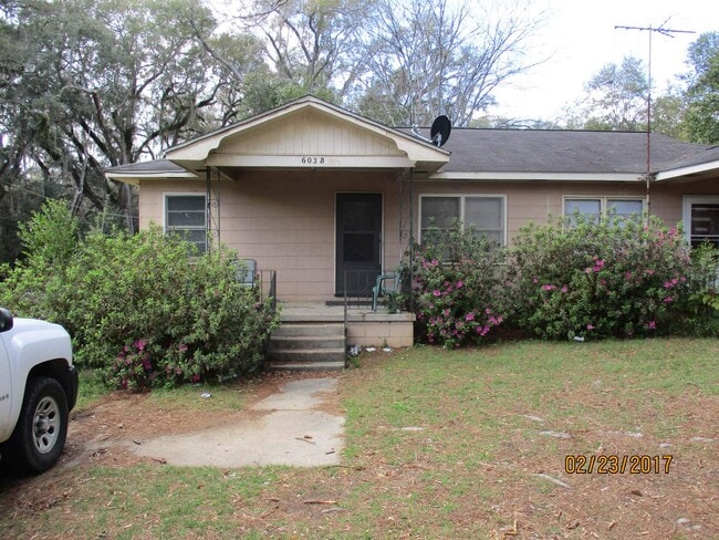 Building Photo - 603 S Valencia Dr